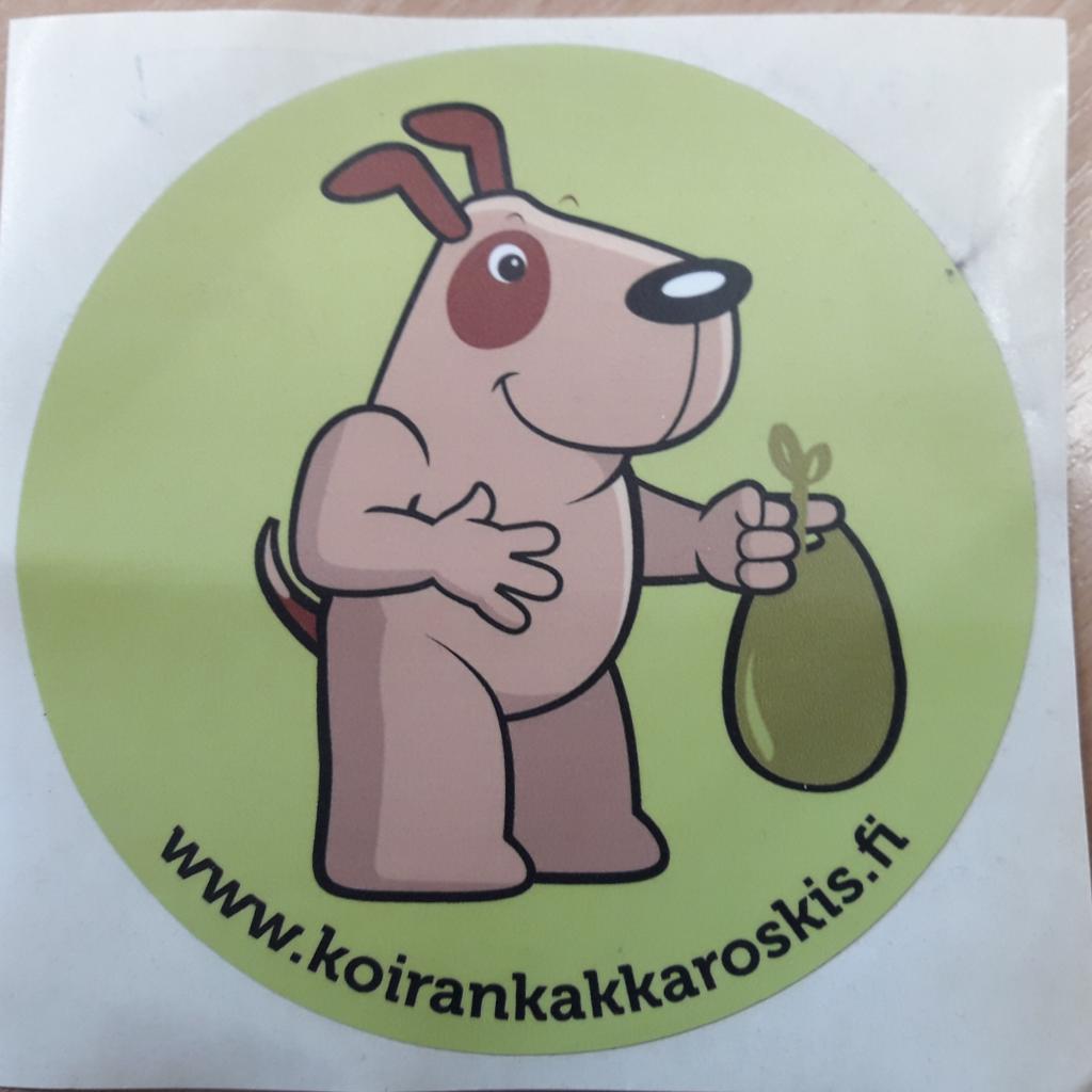 Jokainen roskis on koirankakkaroskis myös. Tarra koirakankkaroskiksissa.