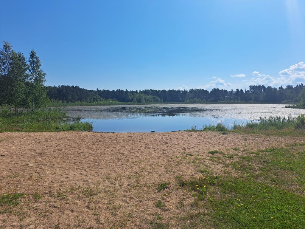 Kuva Oravajärven uimarannasta.