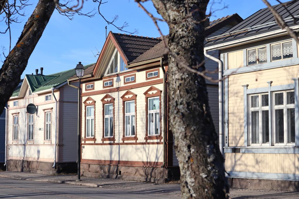 Kuva: Tanja Marjala. Vanhoja puutaloja.