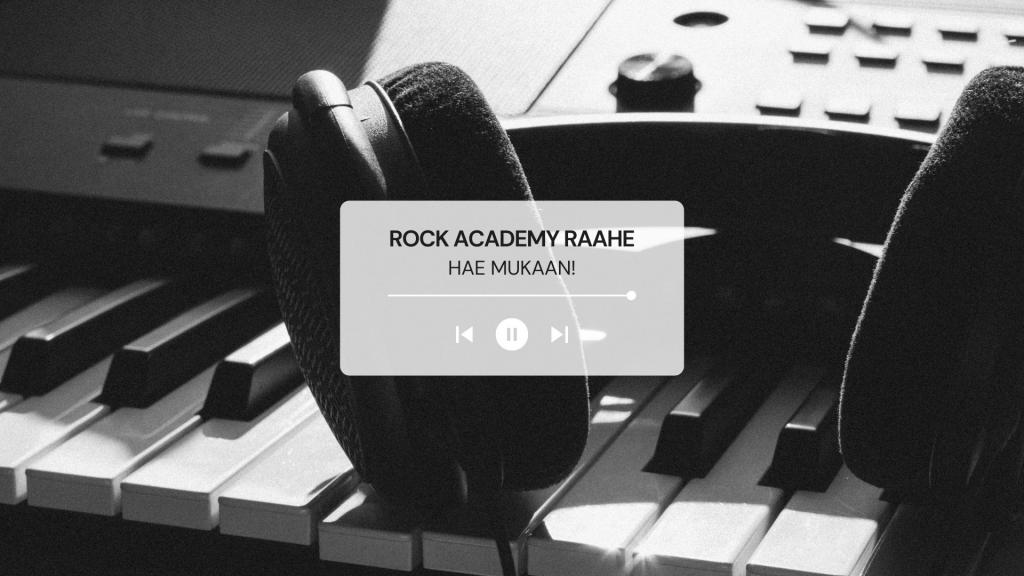Bändihaku on nyt käynnissä! Kuva: Canva, Kai Pilger, brändiltä Pexels. Taustalla kosketinsoittimet, joiden päällä kuulokkeet. Etusijalla musiikkivalikko, jossa teksti: ROCK ACADEMY RAAHE, HAE MUKAAN!