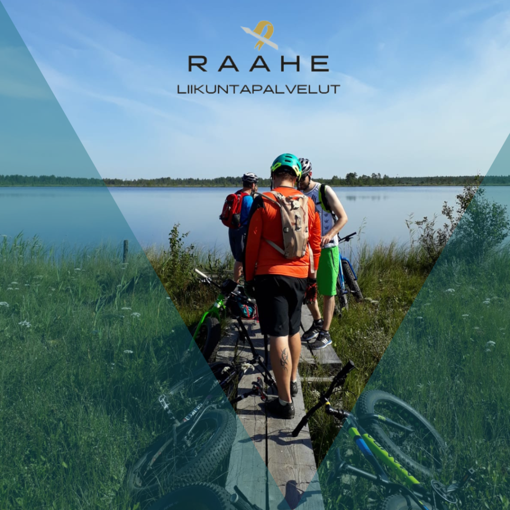 Kuva: Raahen kaupunki, liikuntapalvelut Pitkospuilla meren rannassa kolme ihmistä.