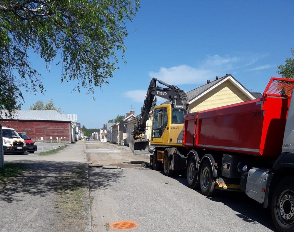Odotettu Reiponkadun korjaus alkaa. Reiponkadun katuremontti.