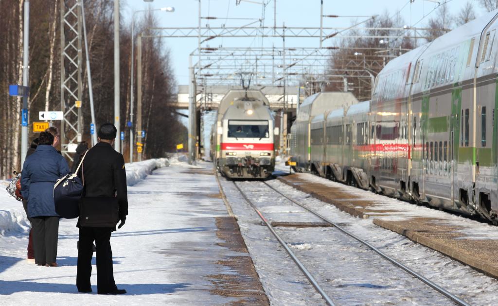 Talvinen kuva Vihannin rautatieasemalta.