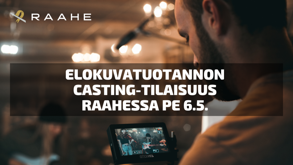 Elokuvatuotannon casting-tilaisuus Raahessa pe 6.5. Mies kuvaamassa esitystä.
