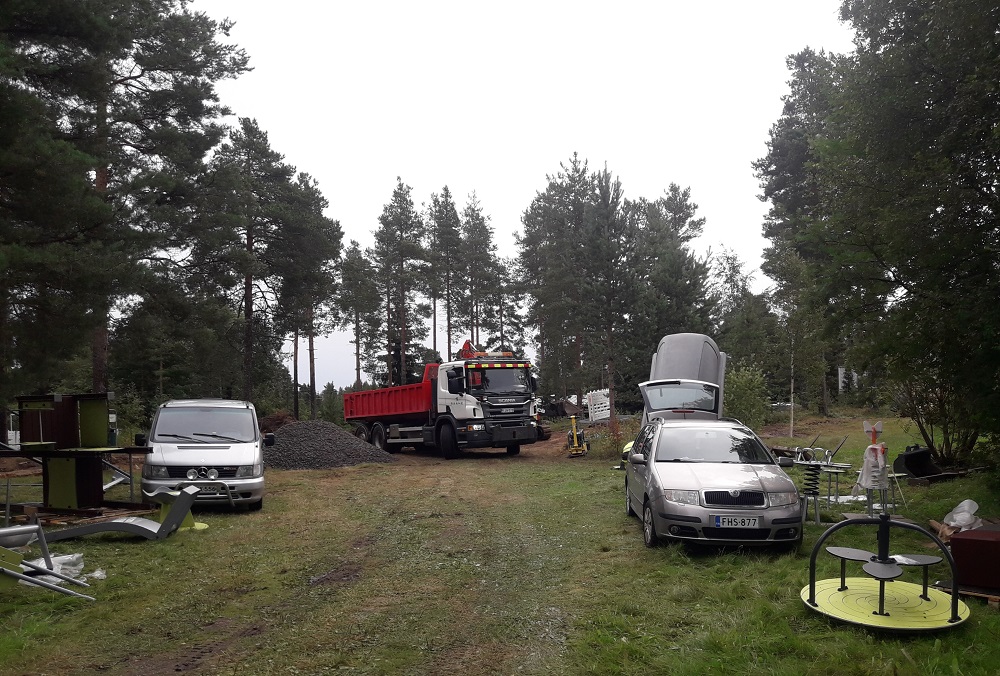 Herukkapolun leikkipuiston peruskorjaus alkaa. Kuva Tita Haapajoki. Herukkapolun leikkipuiston peruskorjaus alkaa.