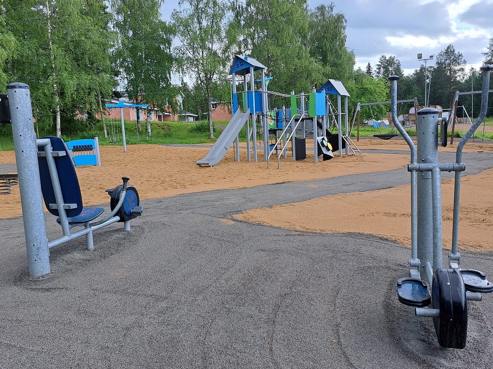 Honganpalon koulun takana oleva leikkipuisto on uusittu. Honganpalon leikkipuisto.