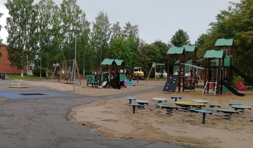 Kuva: Tita Haapajoki Kuvassa uudet leikkivälineet