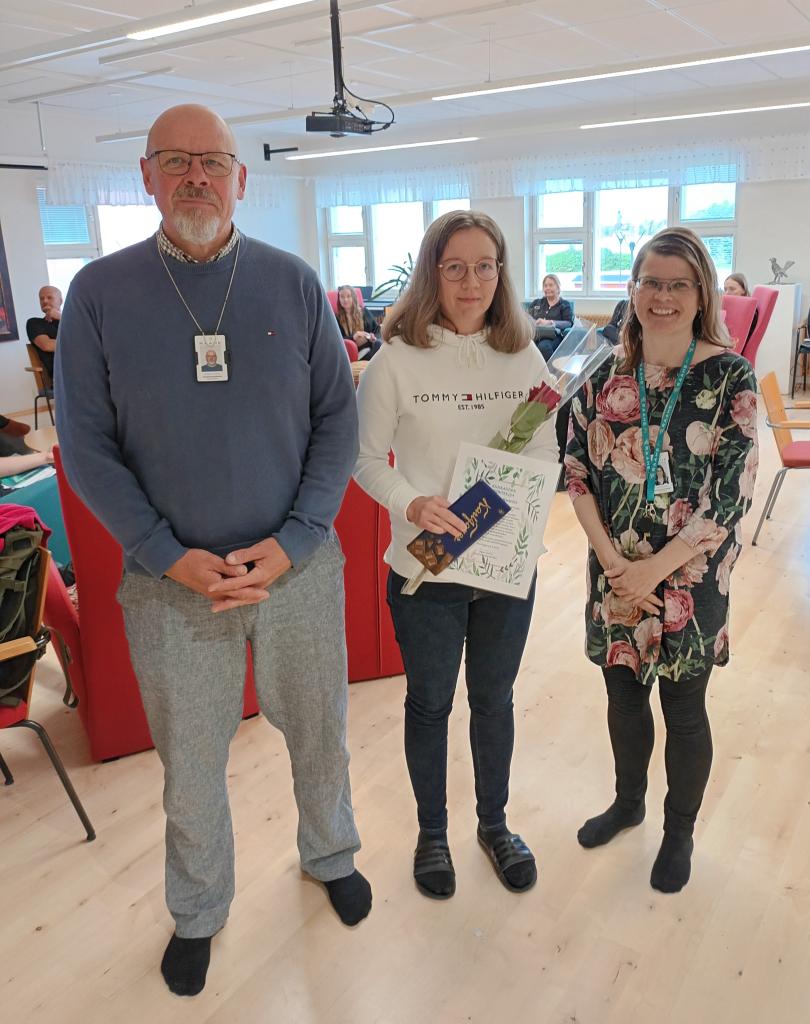Kuvassa henkilöstöpäällikkö Seppo Sarlin, opinto-ohjaaja Pauliina Hentilä sekä henkilöstösuunnittelija Piia Suomela. Kuva: Sanna Vilenius. Seppo Sarlin, Pauliina Hentilä ja Piia Suomela.