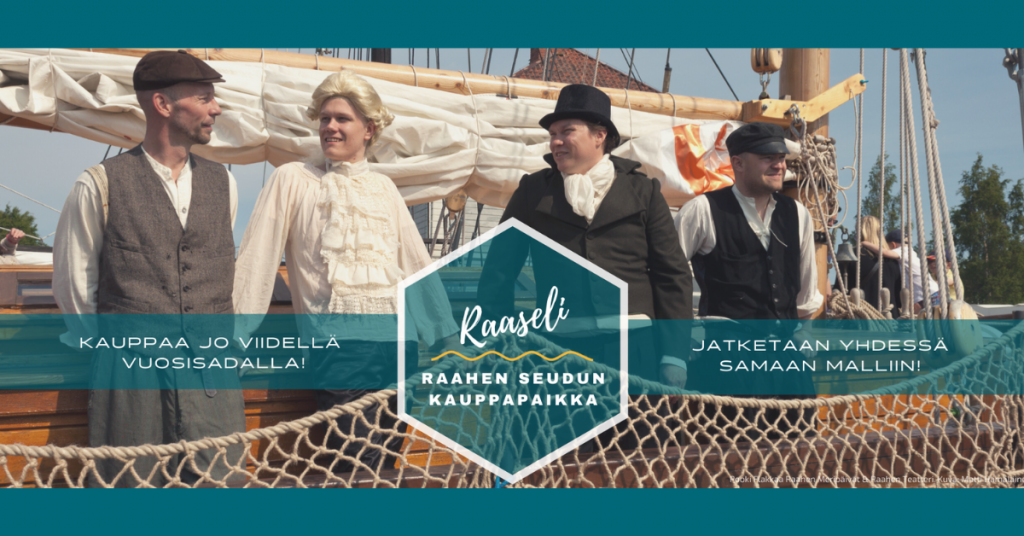 Raaselin etusivulla on Raahen Teatterin väkeä Pookki Flakkaa Raahen Meripäivillä. Kuva: Matti Hämäläinen. Raaseli-verkkokaupan etusivulla on historiallisesti pukeutuneita teatterilaisia laivan kannella.