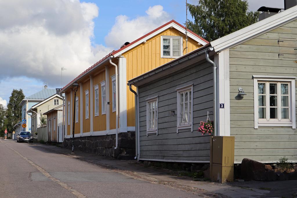 Kuva: Tanja Marjala. Puutaloja Cortenkadulla.