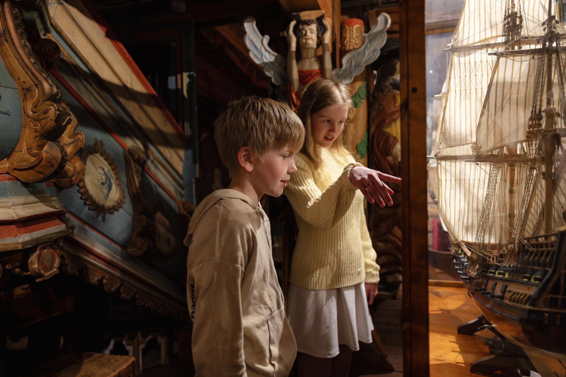 Children on an exploration visit at the Packhouse Museum.