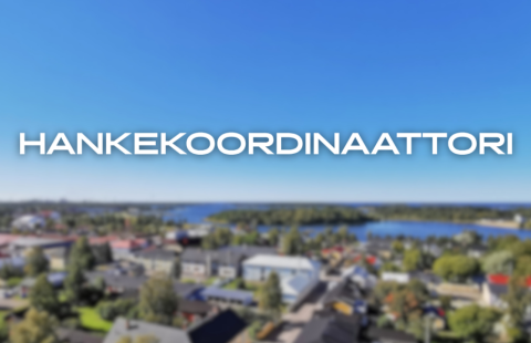 Hankekoordinaattori tekstinä sinisellä pohjalla.
