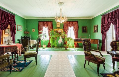  Stunning interior from the late 18th century.