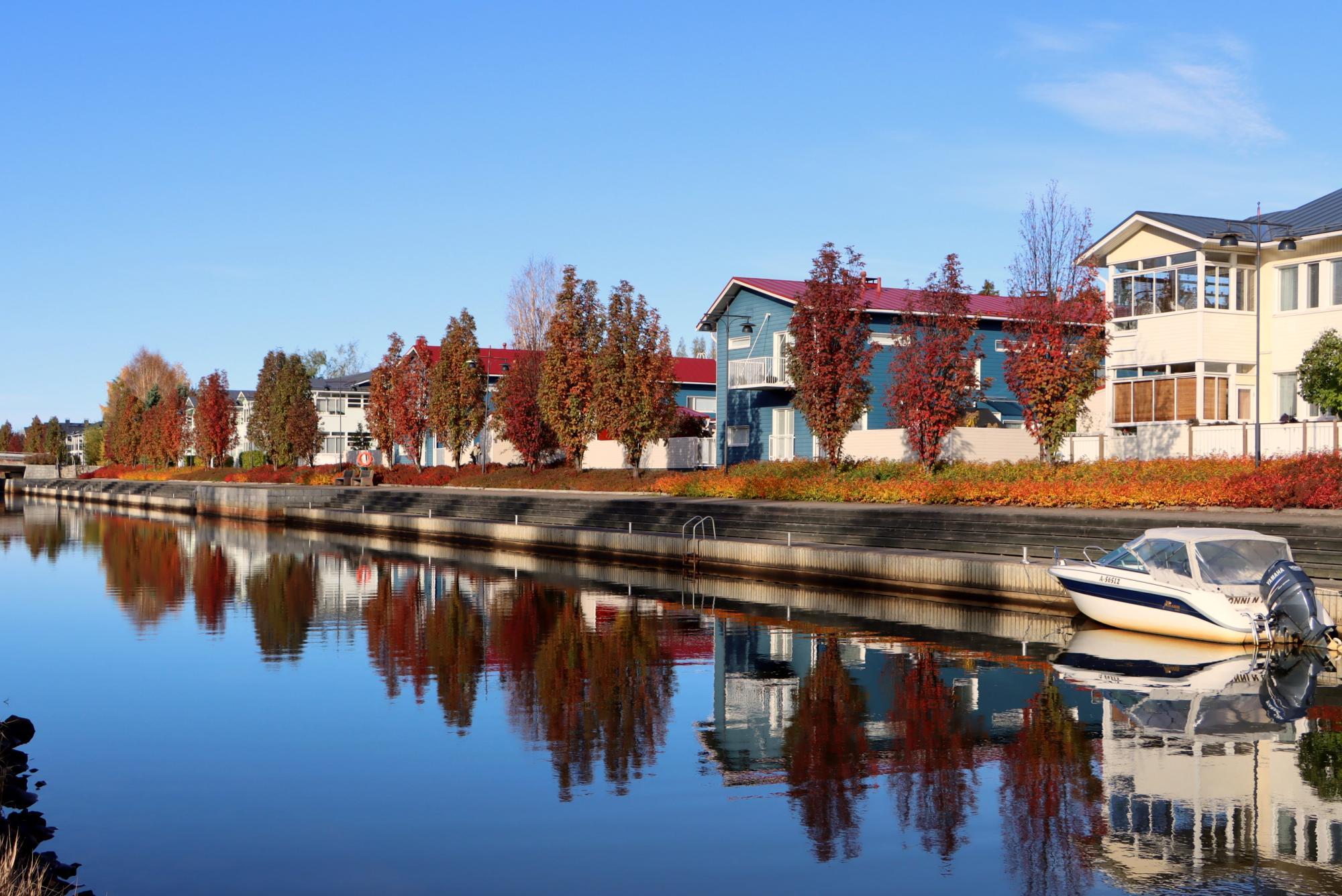 Kauneuskanava in autumn.