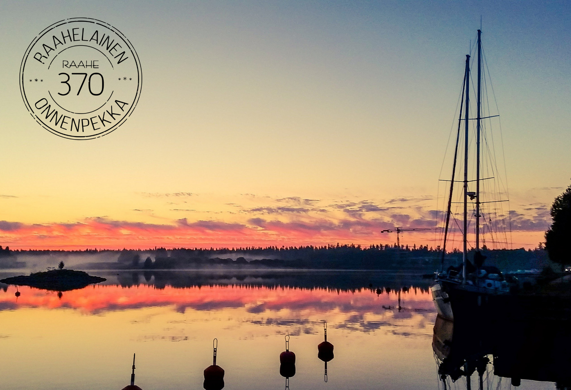 Aurinko laskemassa Museonrannassa. Kuva: Henri Ylikulju.